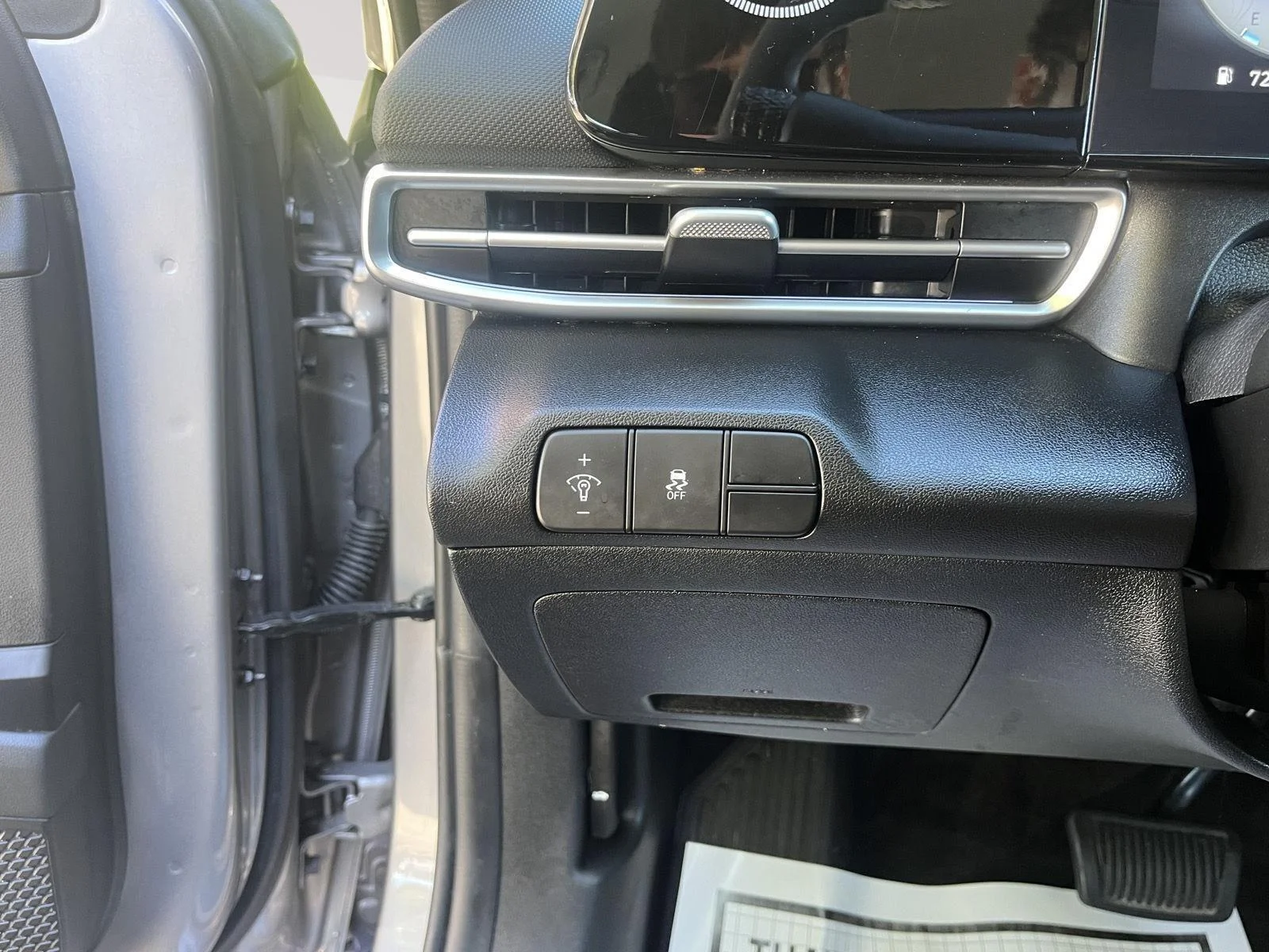 Used 2024 Fluid Metal Hyundai SEL image 30