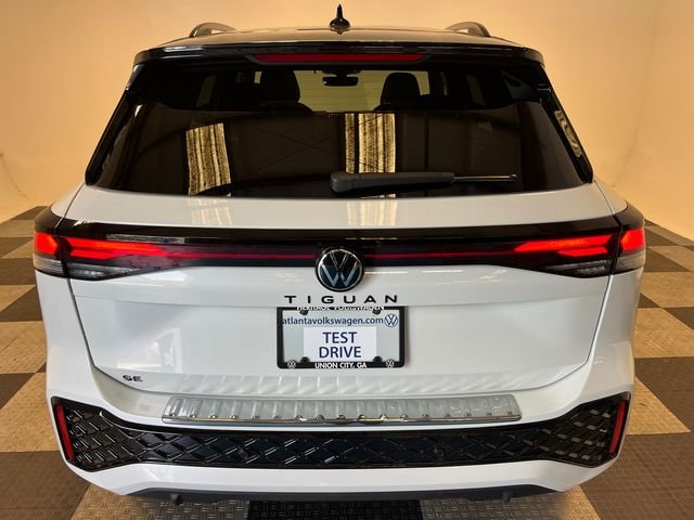 New 2026 White Volkswagen 2.0T SE R-Line Black image 4