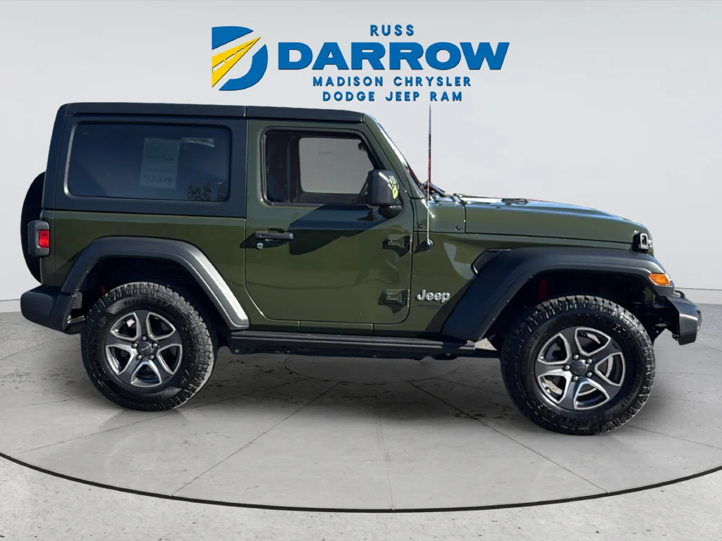 Used 2021 Green Jeep Sport S image 6