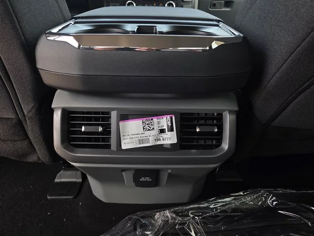 New 2026 Oxford White Ford XLT image 16