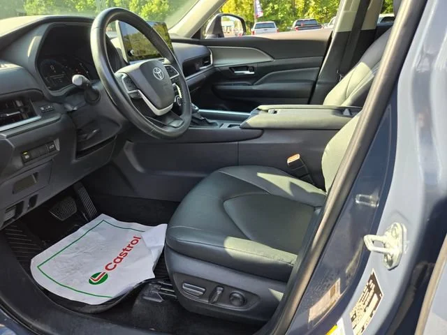 Used 2025 Gray Toyota XLE image 10