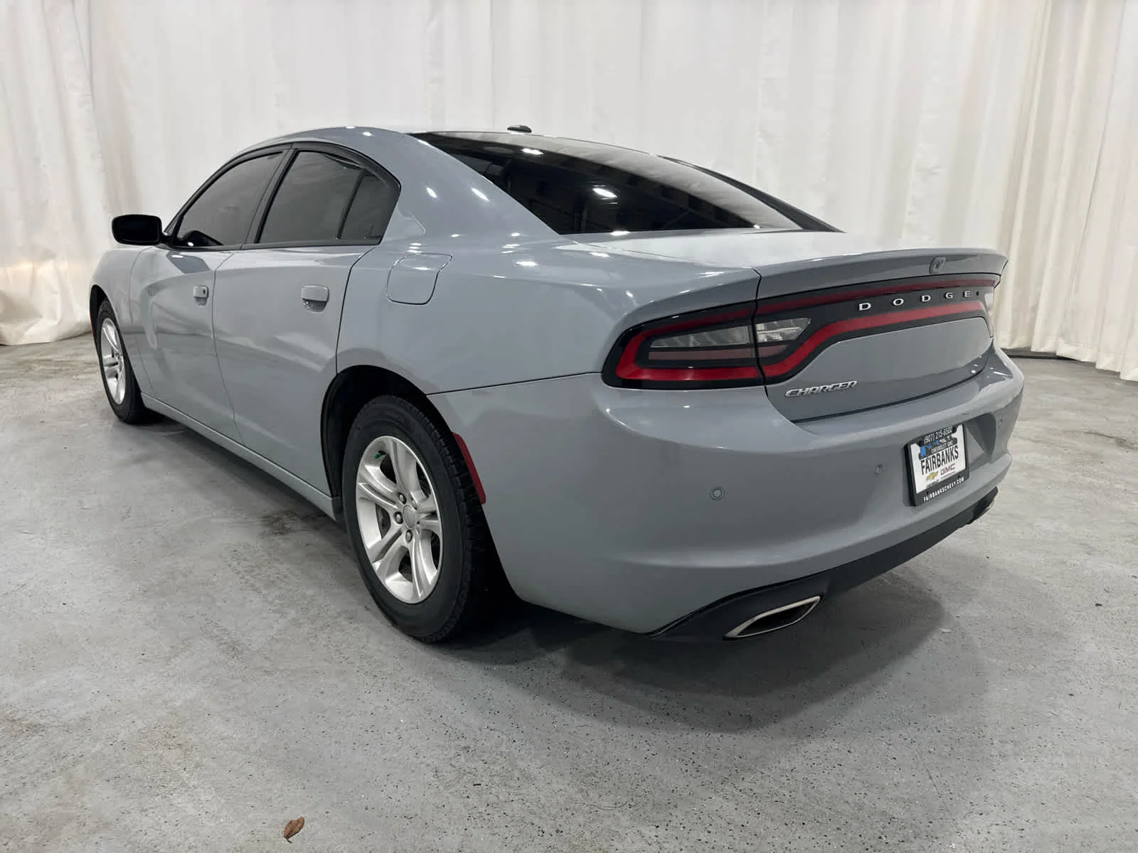 Used 2021 Gray Dodge SXT RWD image 3