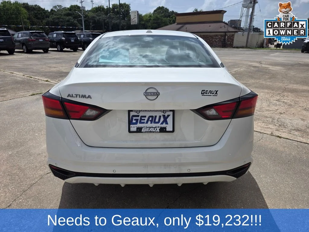 Used 2025 White Nissan 2.5 SV image 8