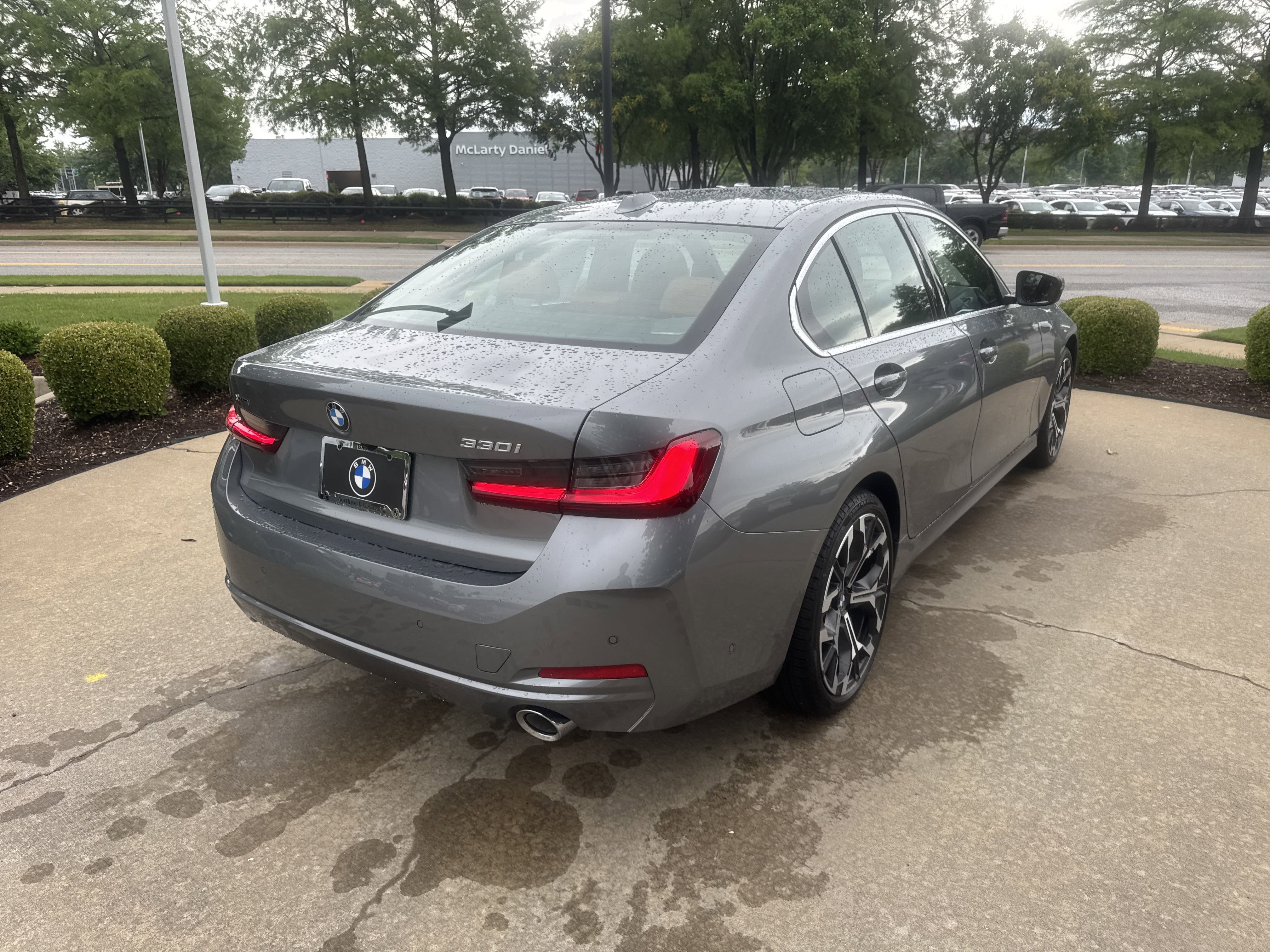 2025 BMW 3 Series 330i - Photo 5