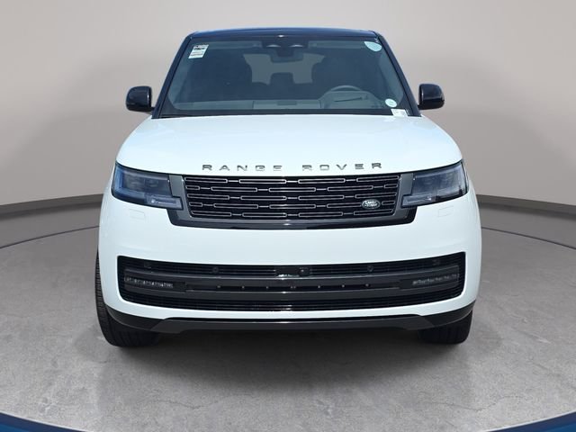 New 2026 Fuji White Land Rover SE image 2