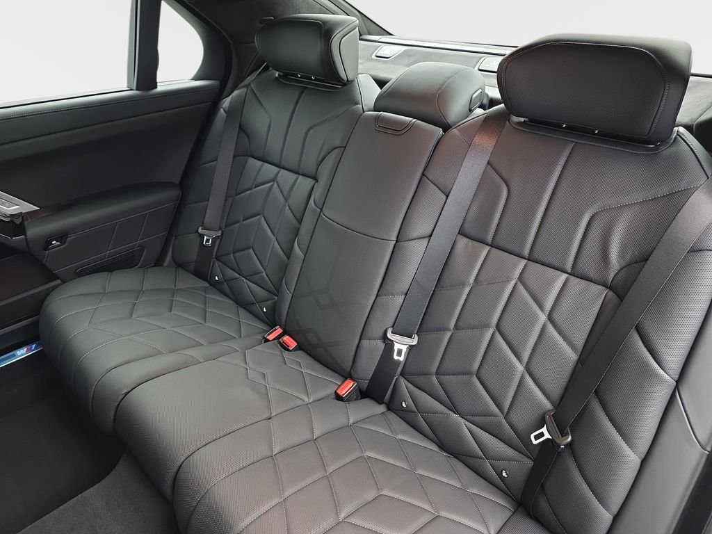 2026 BMW 7 Series 740i - Photo 14