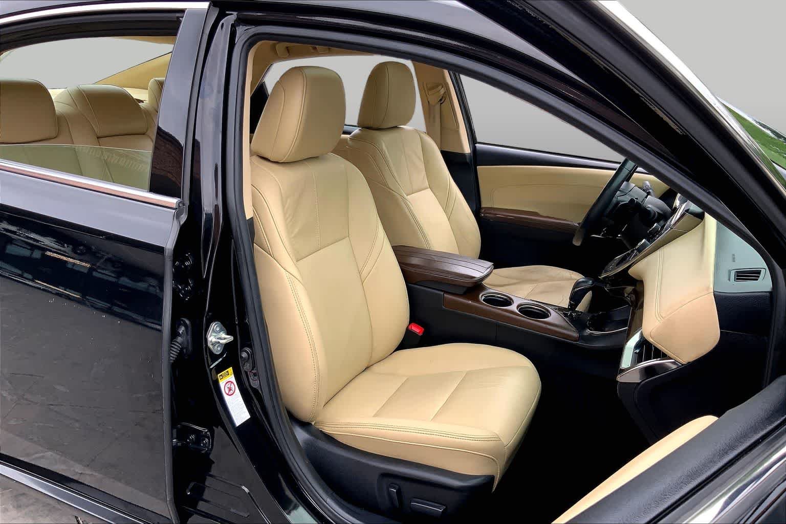 Used 2014 Attitude Black Toyota XLE image 9