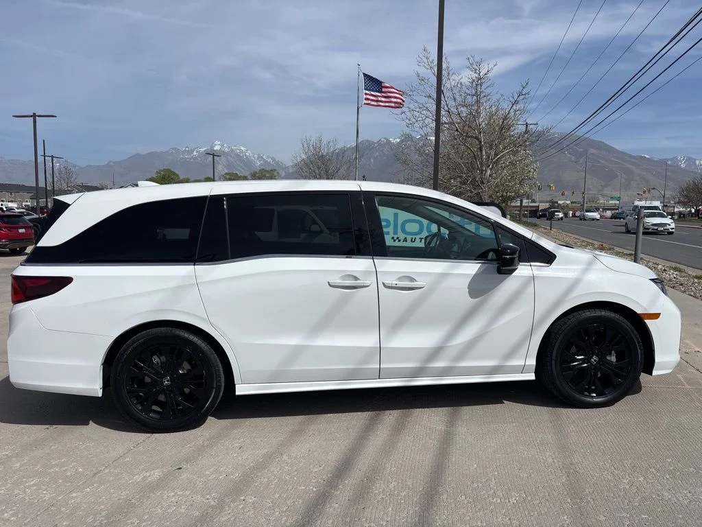 Used 2025 White Honda Sport-L image 4