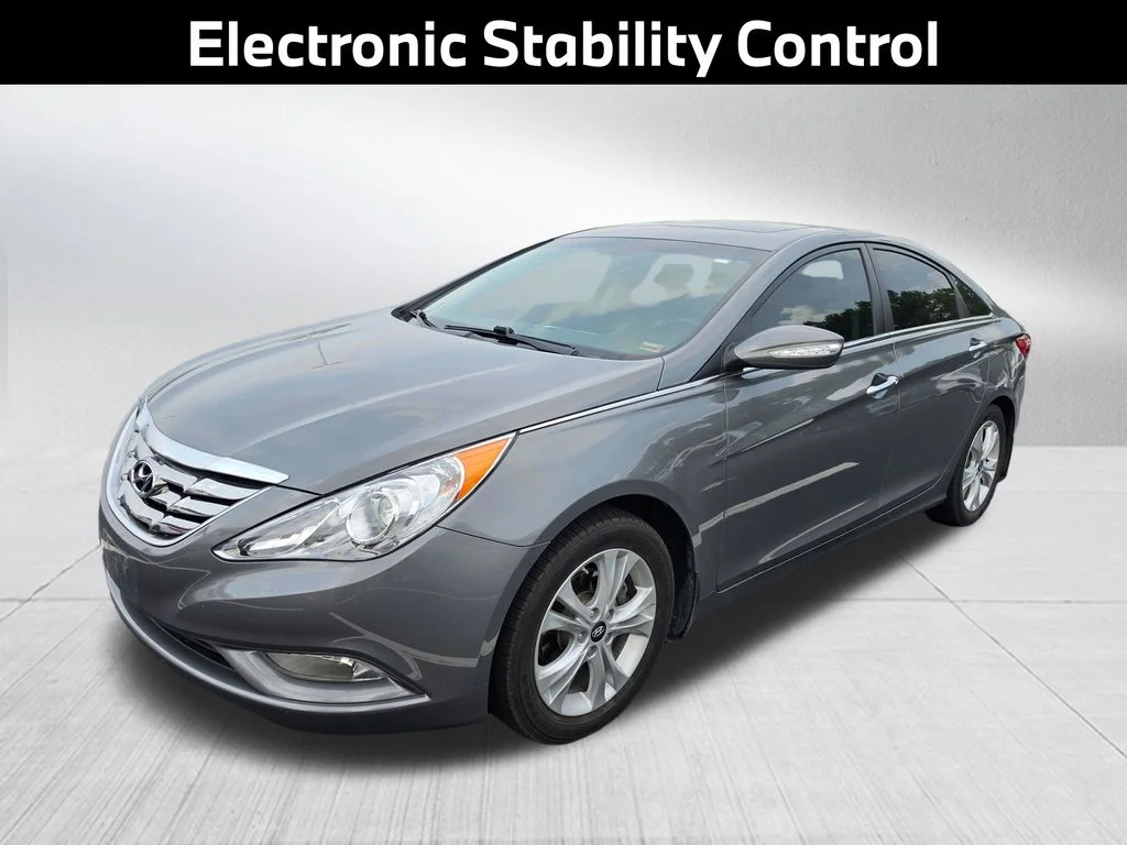 Used 2013 Gray Hyundai Limited image 19