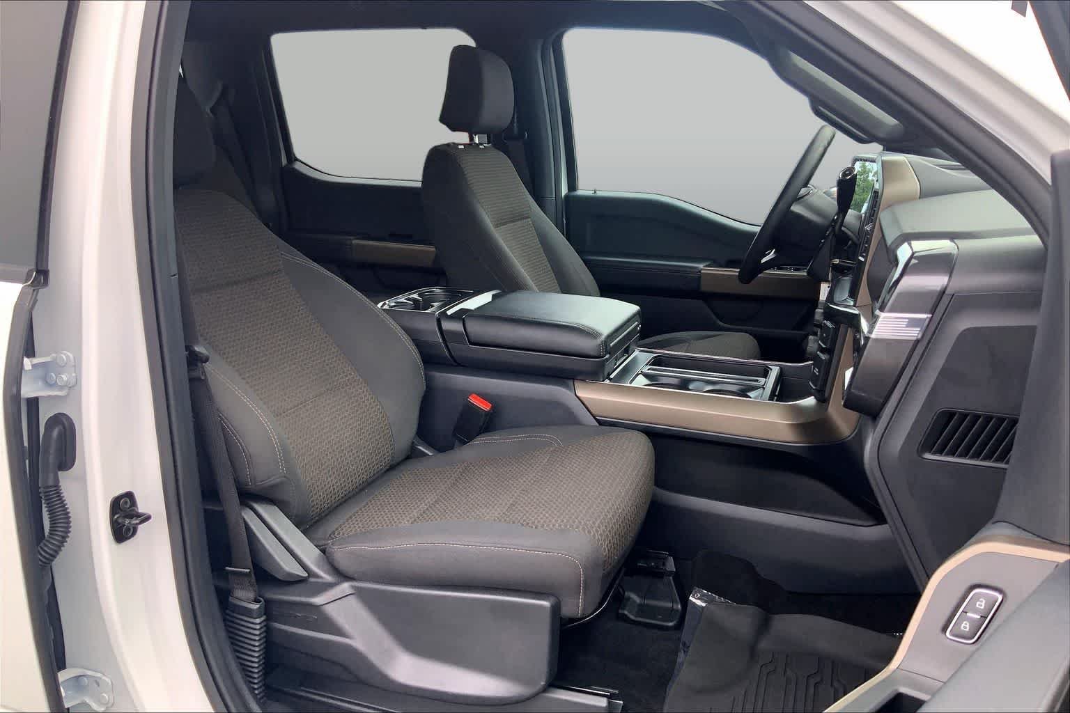 Used 2024 Oxford White Ford STX image 9