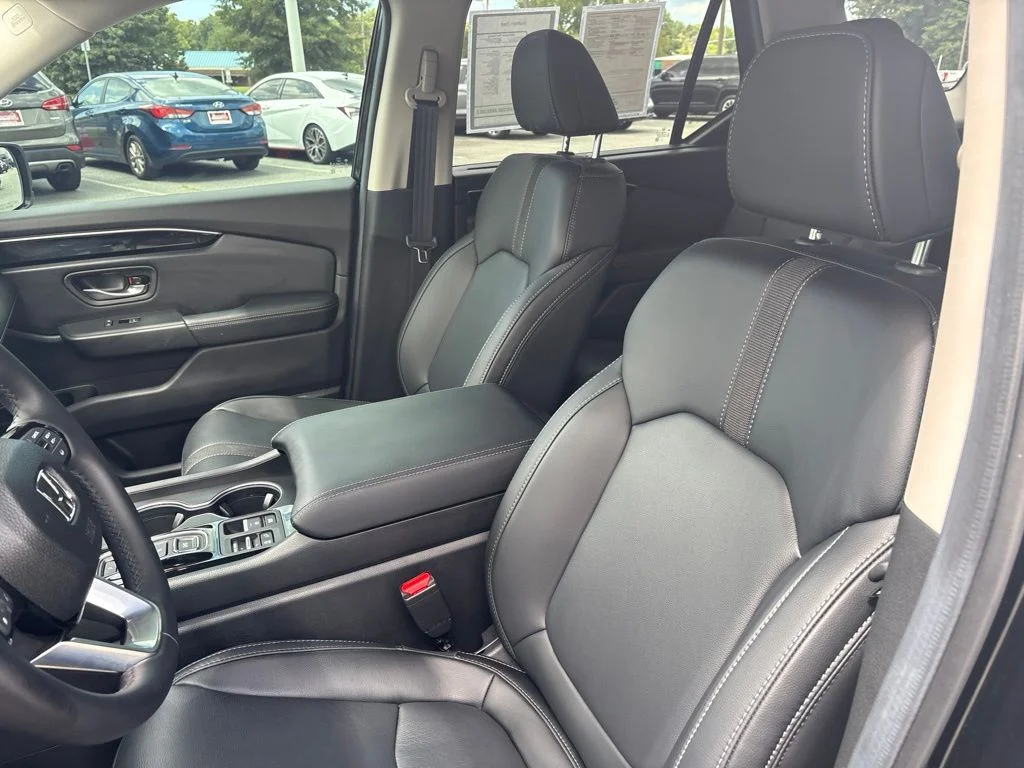 Used 2025 Black Honda Touring image 13