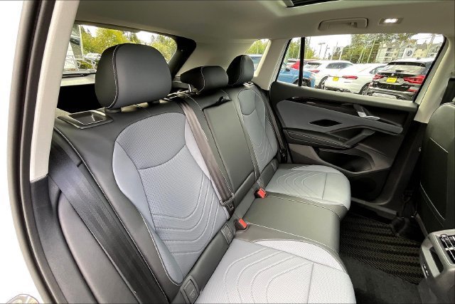 2025 Volkswagen Tiguan SE - Photo 25