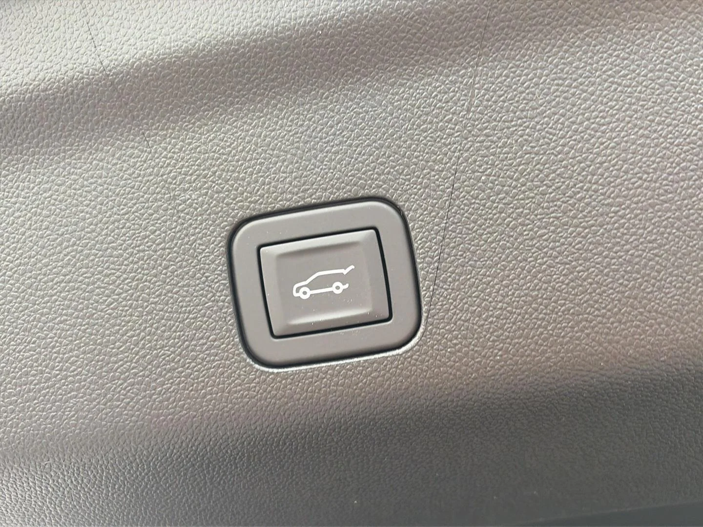 2026 Chevrolet Tahoe Premier - Photo 18