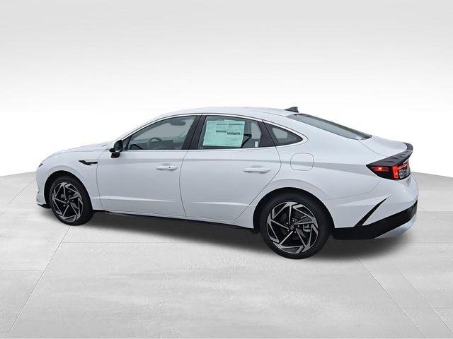 New 2026 White Hyundai SEL Sport image 6
