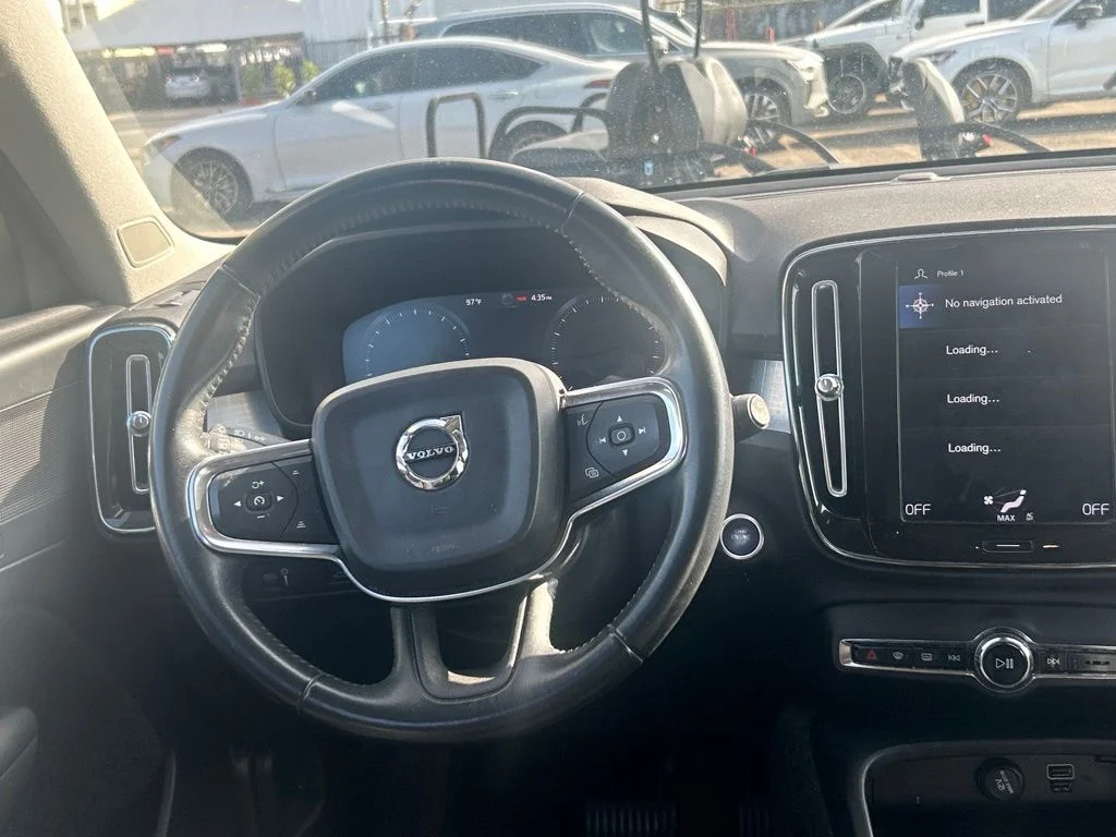 Used 2019  Volvo Momentum image 8