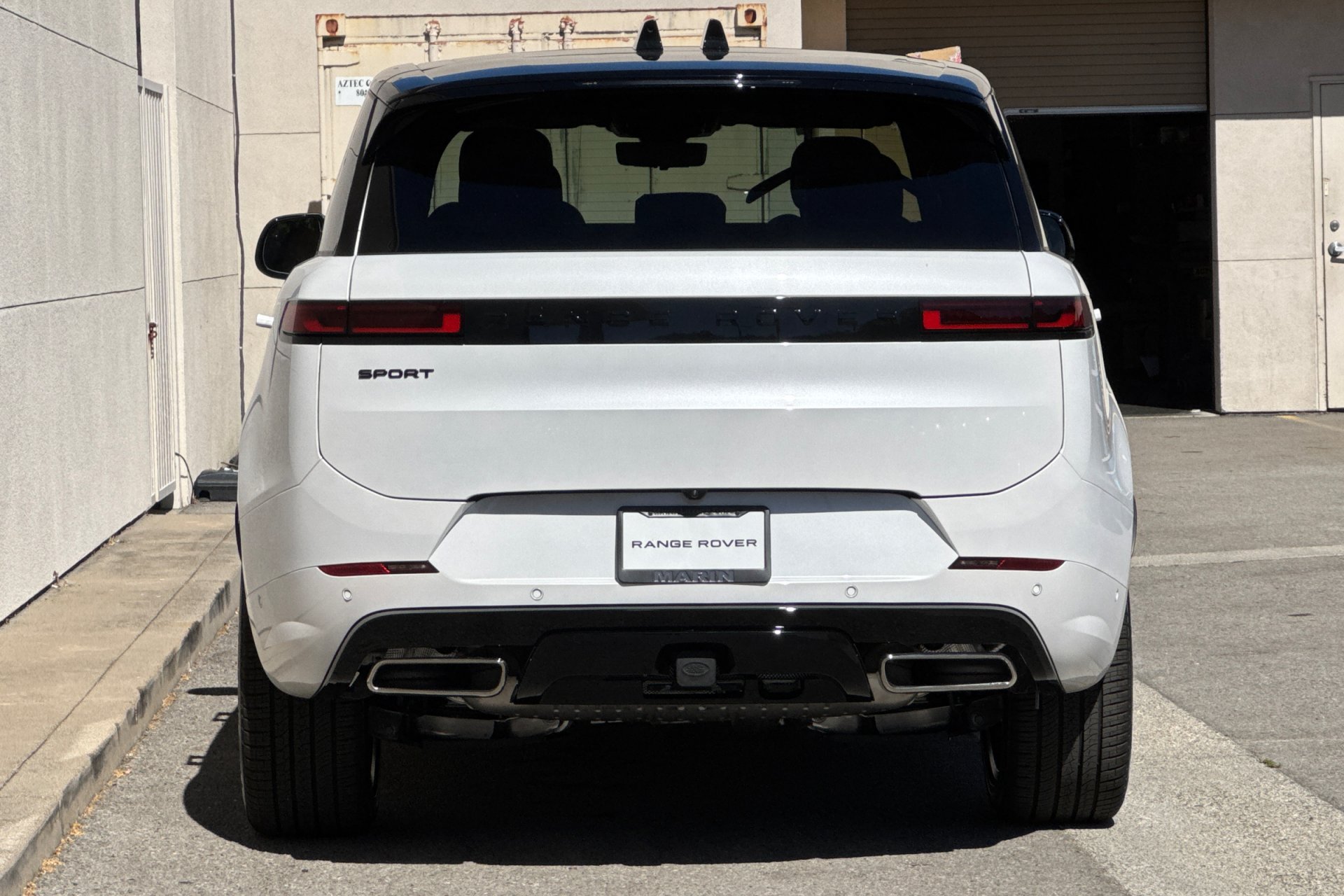 New 2026 Ostuni Pearl White Land Rover Dynamic SE image 7