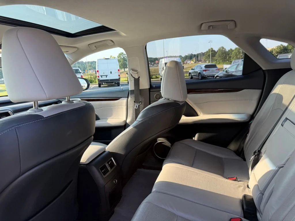 Used 2019 White Lexus 350 image 25