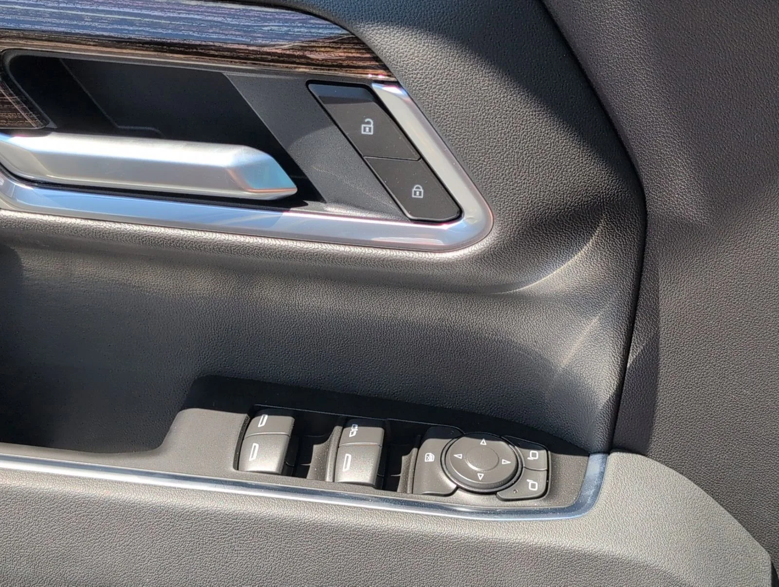 New 2026 Sterling Metallic GMC Elevation image 16
