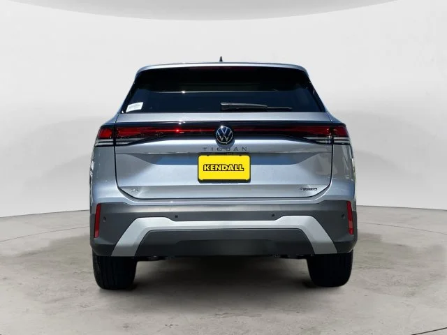 2025 Volkswagen Tiguan SE - Photo 6