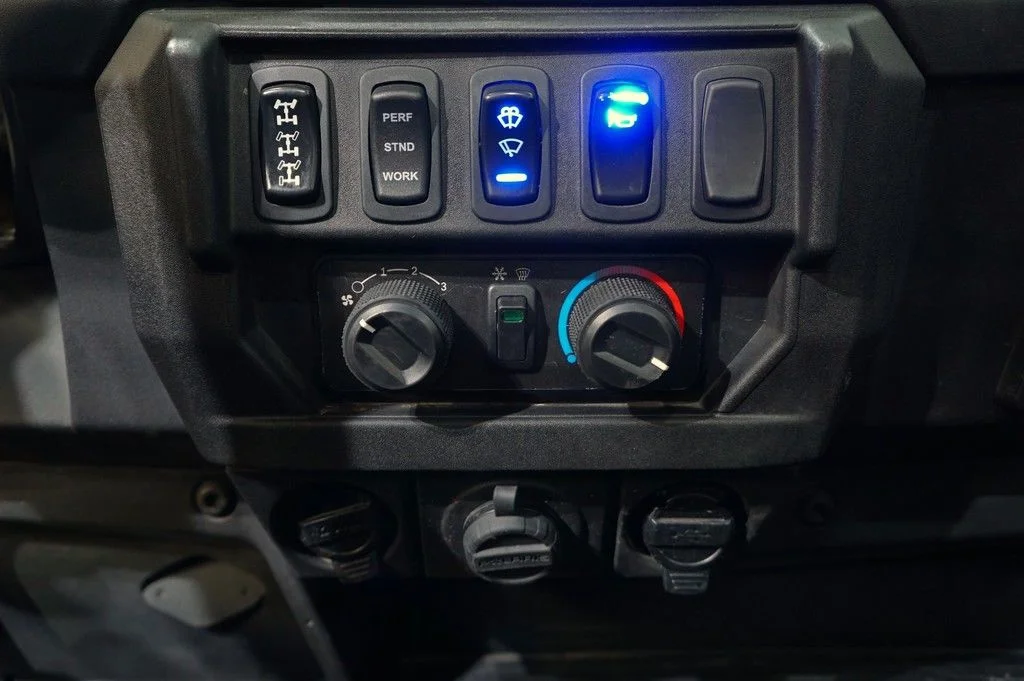 Used 2023 BLACK Polaris Premium image 9