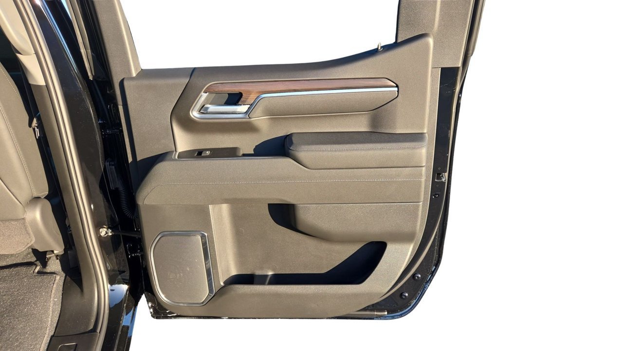 2026 GMC Sierra 1500 SLT - Photo 9