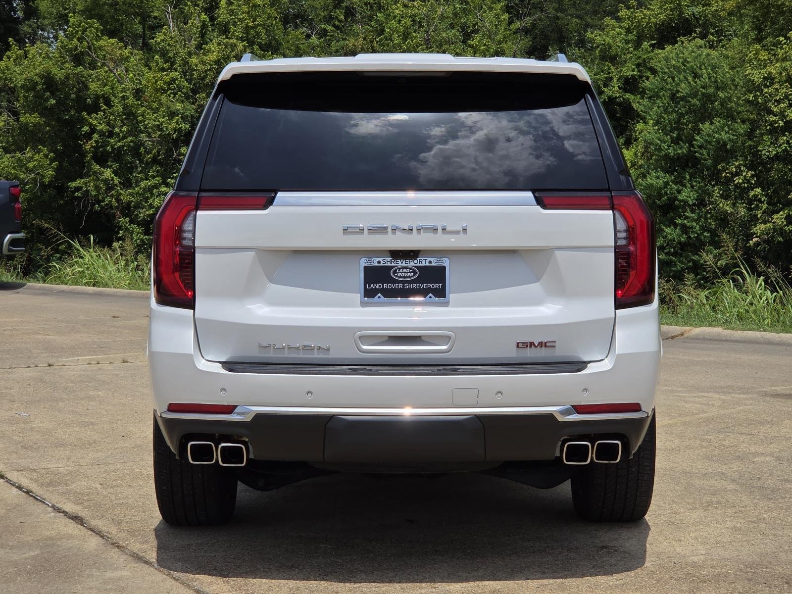 Used 2025 White Frost Tricoat GMC Denali image 5