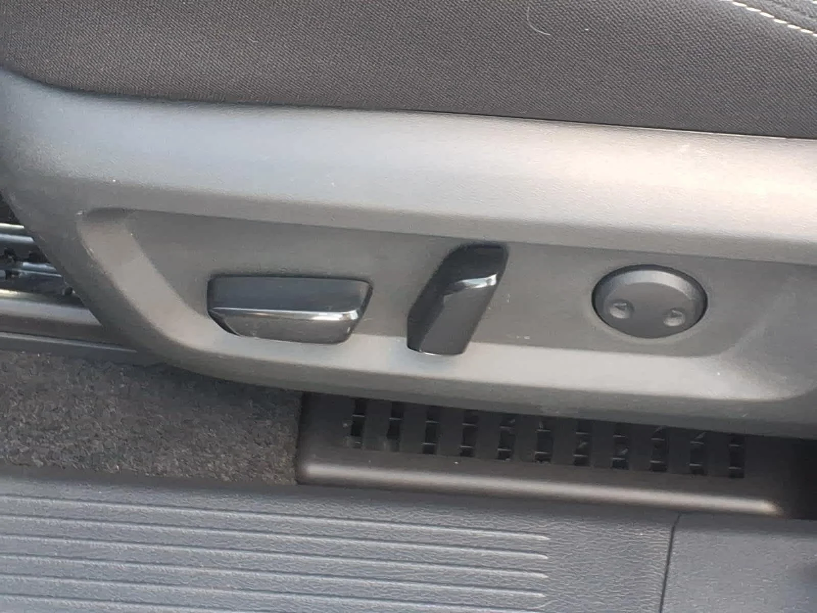 Certified Used 2023 Gun Metallic Nissan SV image 11