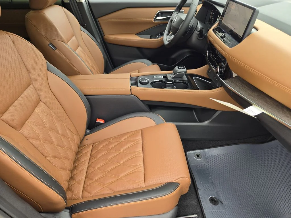 New 2026 Obsidian Green Pearl Nissan Platinum image 12