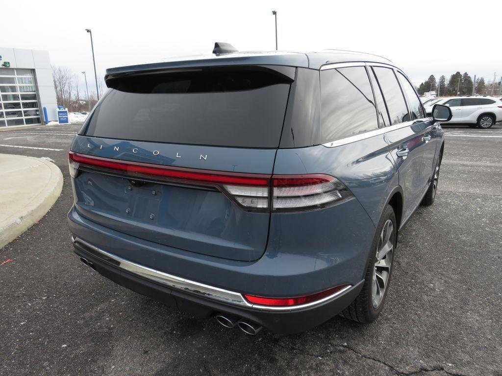 Used 2025 Blue Metallic Lincoln Reserve image 7