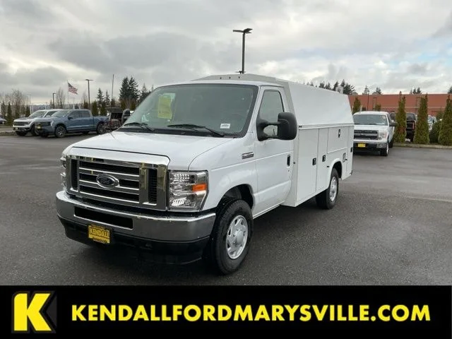 2025 Ford E-Series SRW E-350 Super Duty 138 in WB's photo