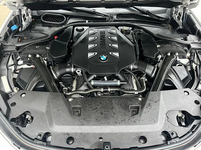 Certified Used 2023 Alpine White BMW 760i xDrive image 15