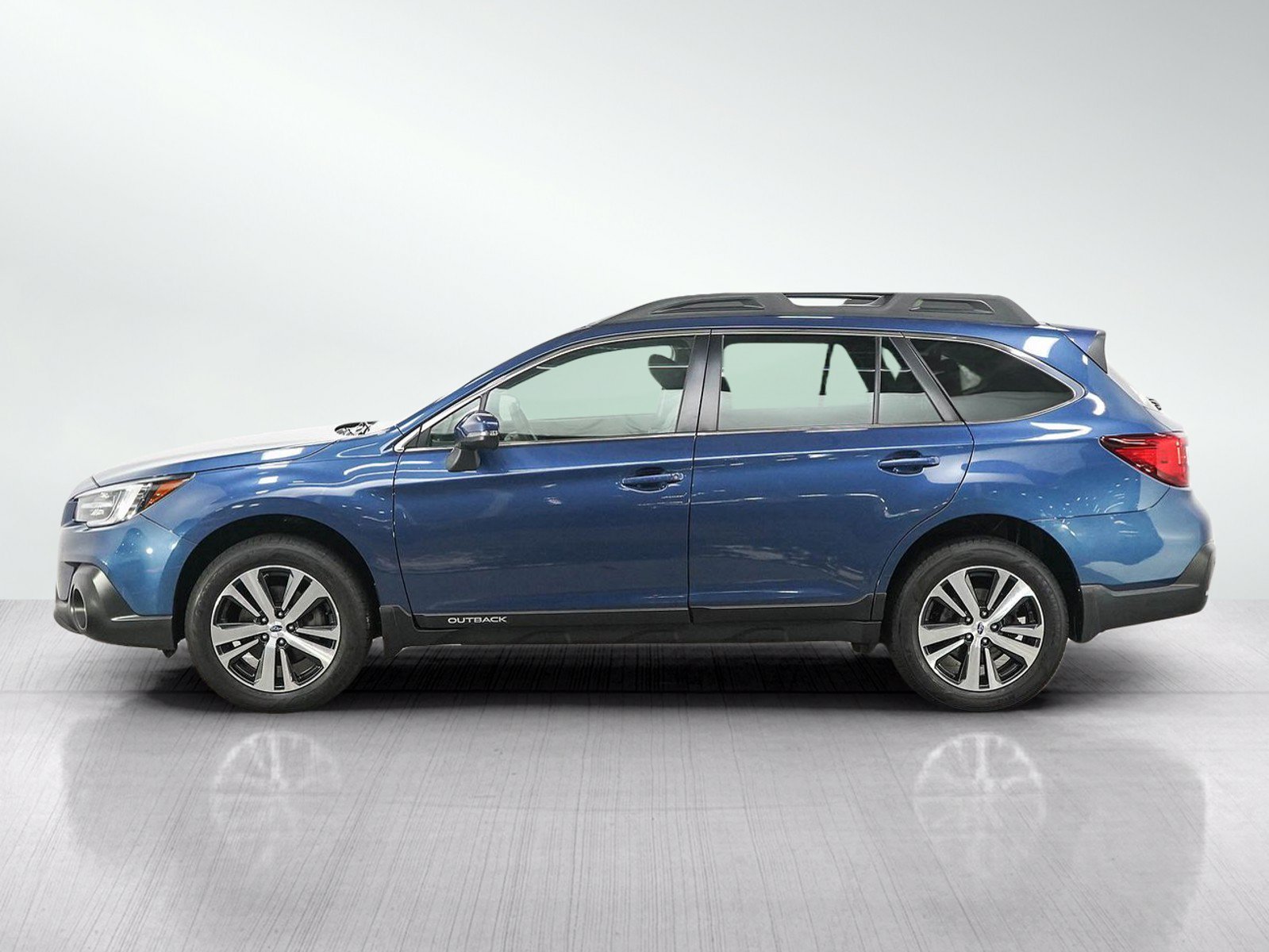 Used 2019 Subaru Outback Limited with VIN 4S4BSANC4K3261642 for sale in Burnsville, Minnesota