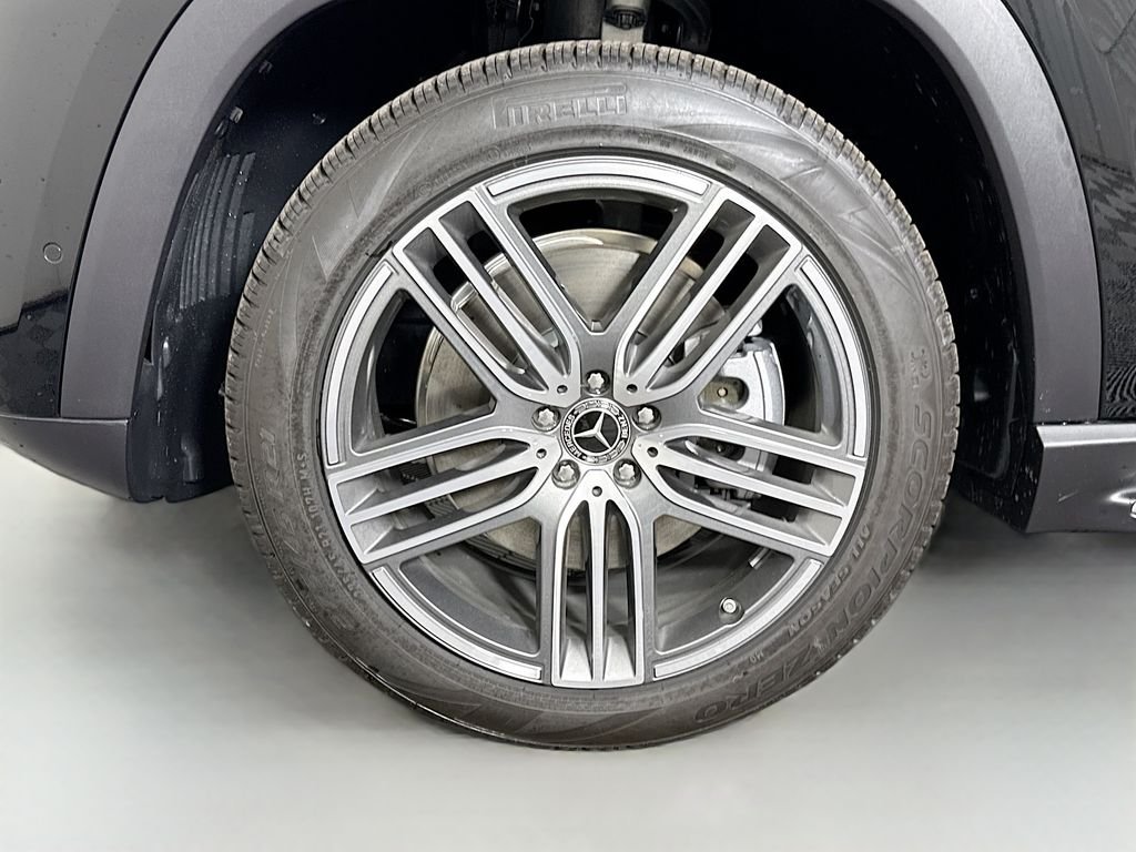 Used 2026 Black Mercedes-Benz GLS 450 image 34
