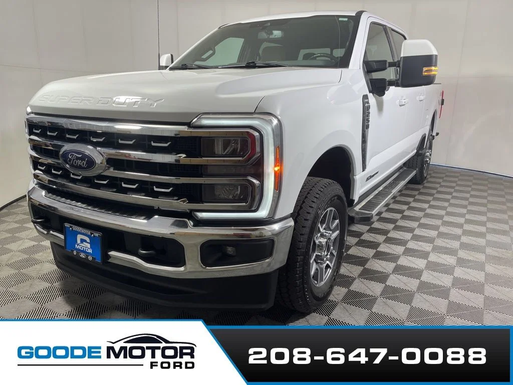 Certified Used 2023 Oxford White Ford Lariat image 4