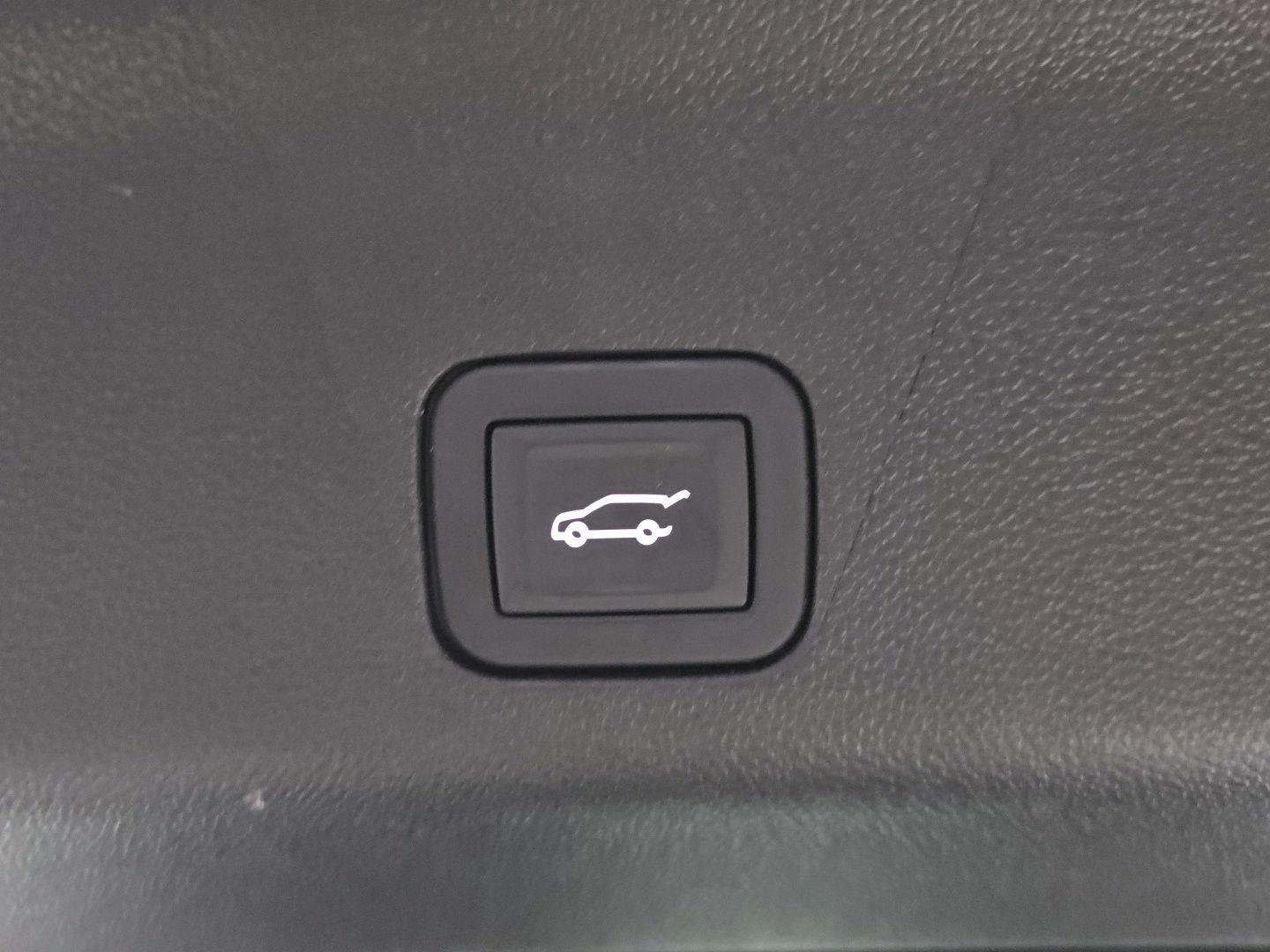 Used 2024 Iridescent Pearl Tricoat Chevrolet High Country image 4