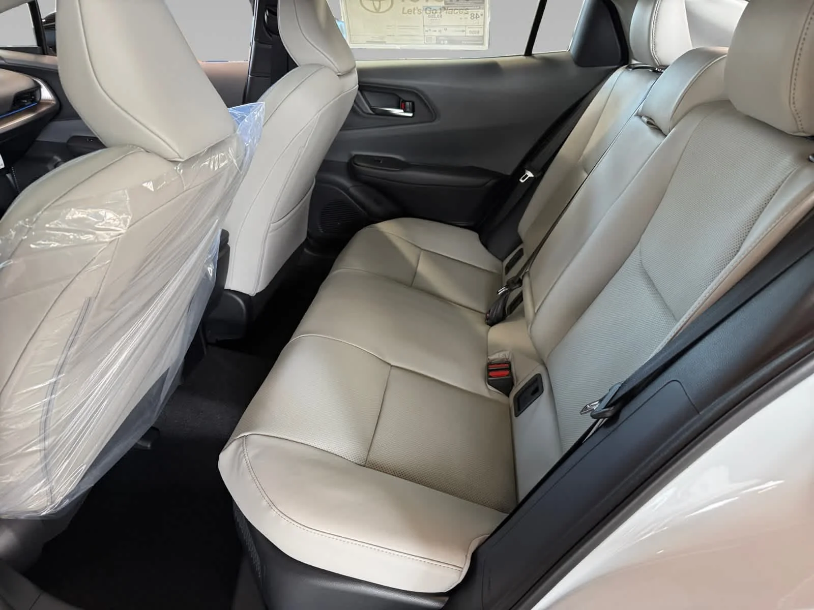 2027 Toyota Prius XLE - Photo 22