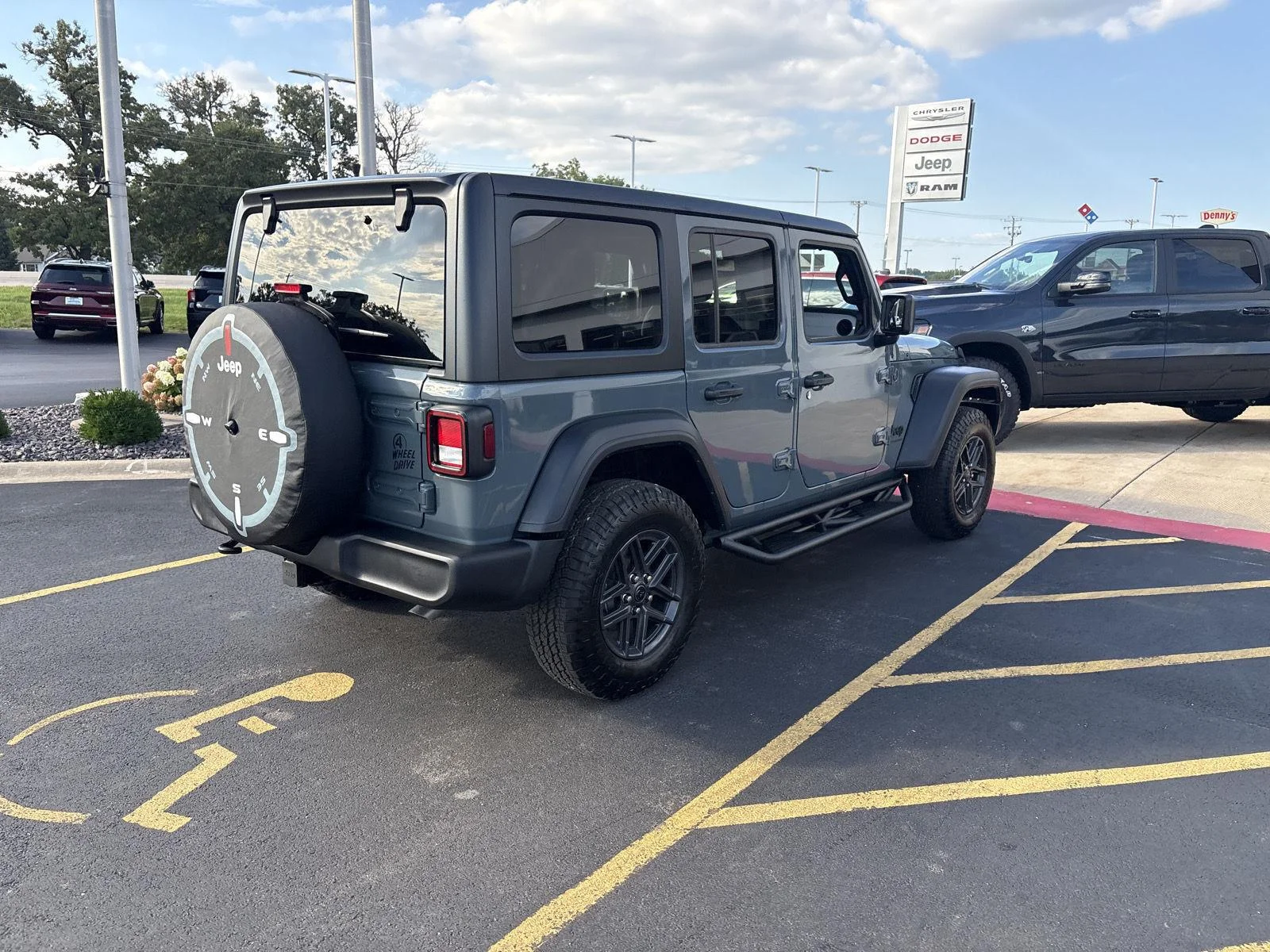Used 2024 Anvil Clear Coat Jeep Sport S image 5