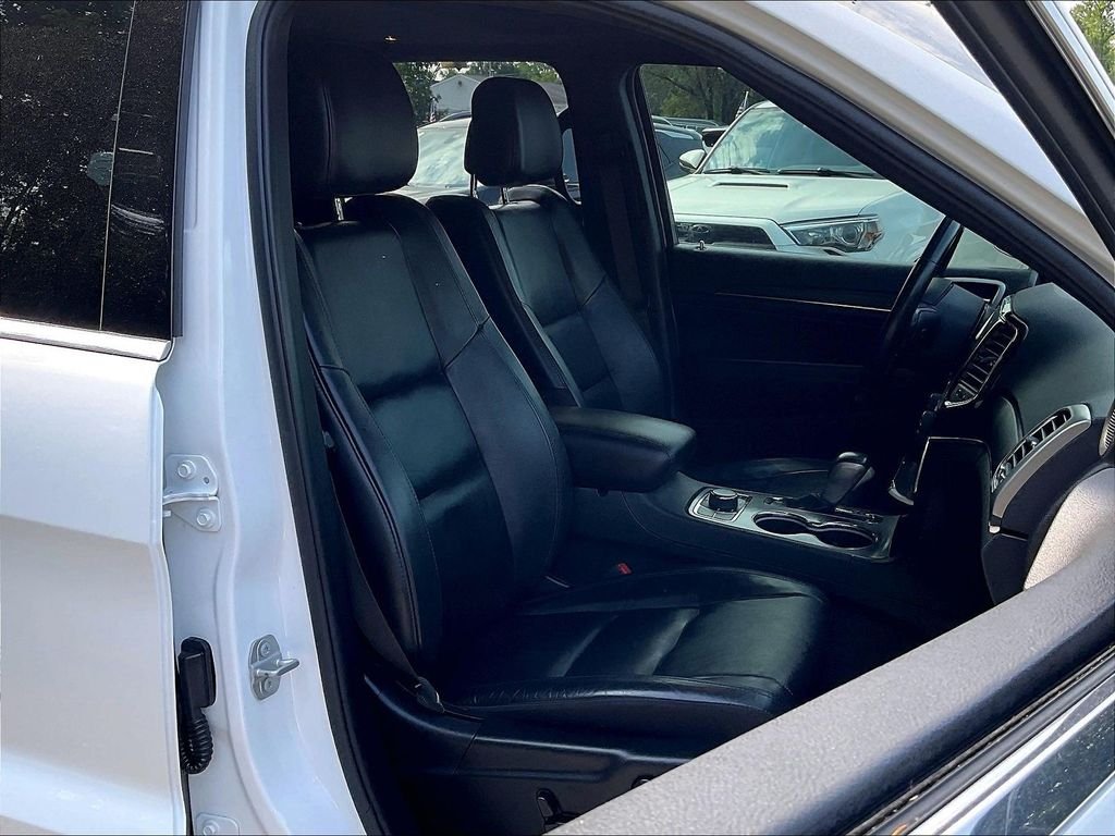 Used 2020 White Jeep Limited image 11