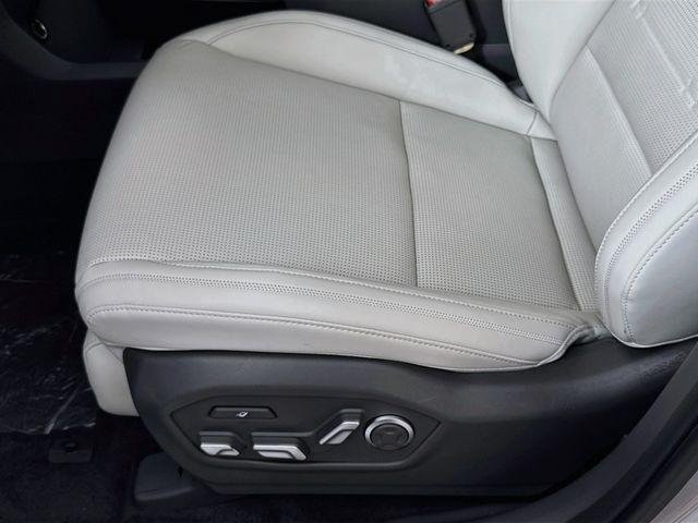 New 2027 Silver Hyundai Calligraphy AWD image 35