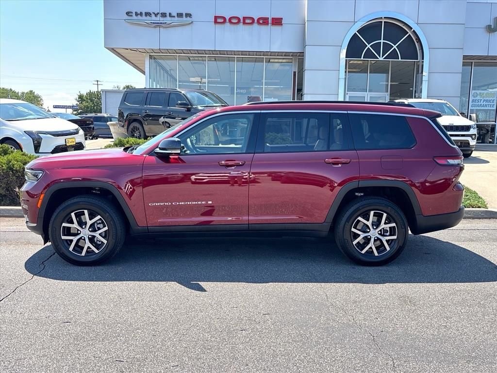 Used 2025 Red Jeep Limited image 23