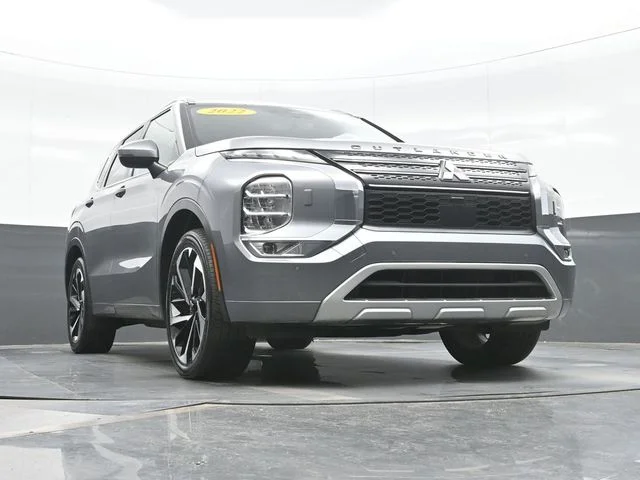 Used 2022  Mitsubishi SEL image 22