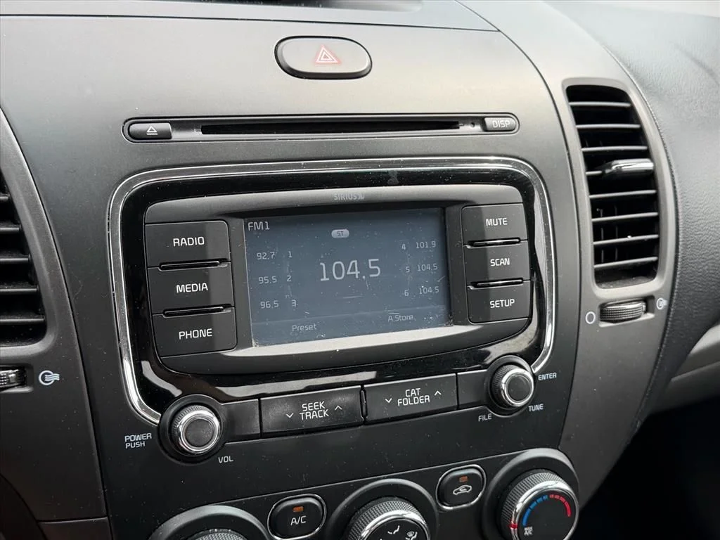 Used 2018 Silver Kia LX image 19