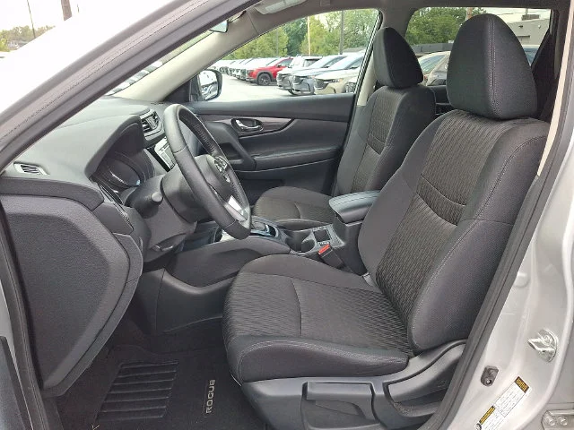 Used 2020 Silver Nissan S image 14
