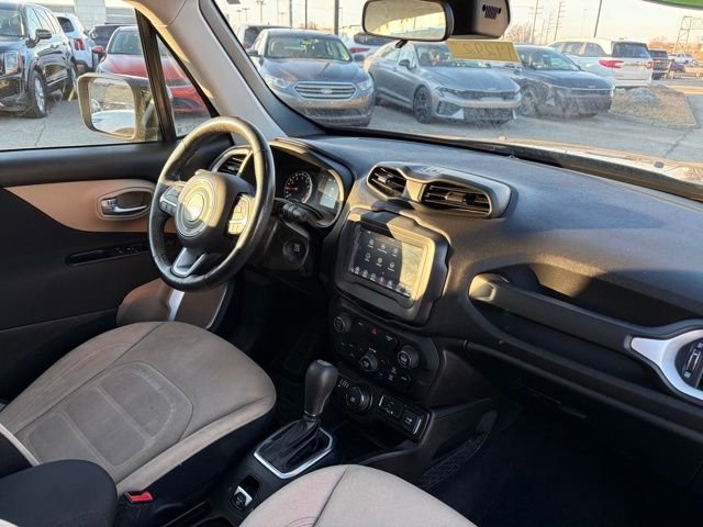 Used 2019 Black Clearcoat Jeep Latitude image 4