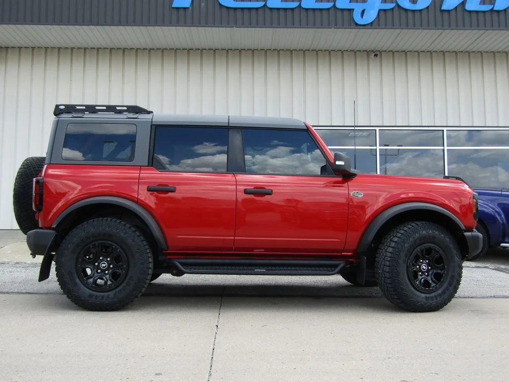 Used 2023 Red Ford Wildtrak image 2