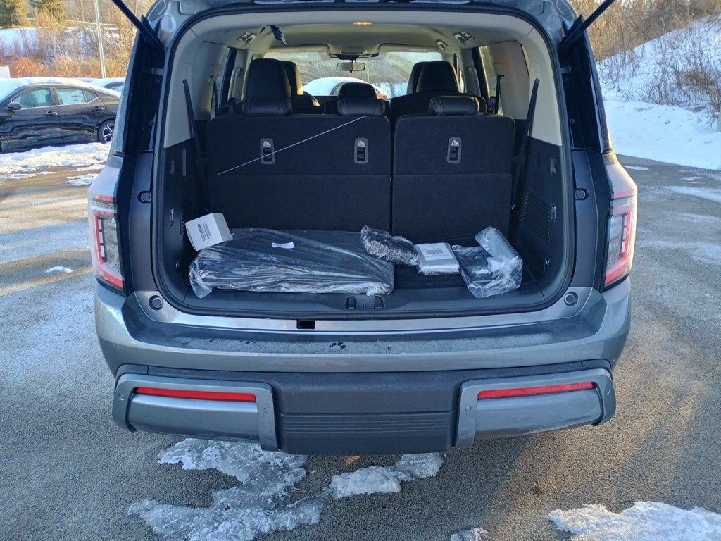 2025 Nissan Armada SV - Photo 24