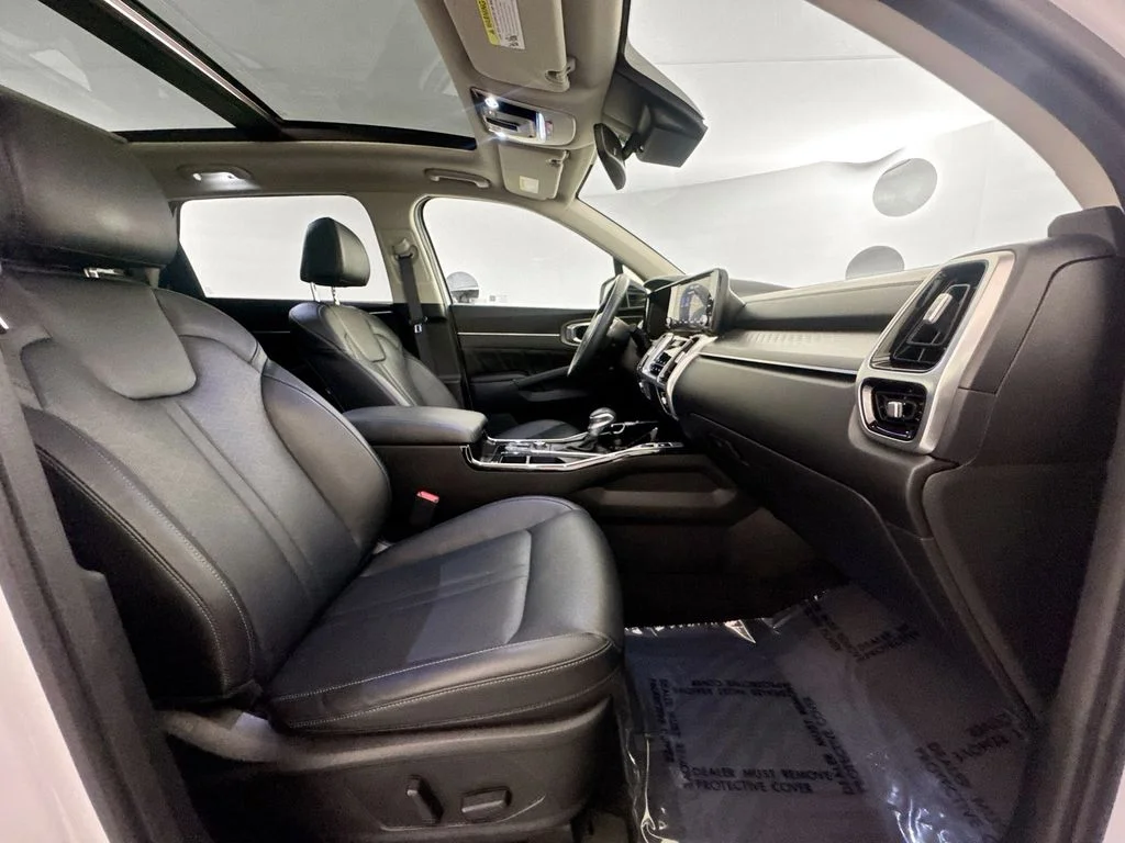 Used 2023 White Kia SX image 27
