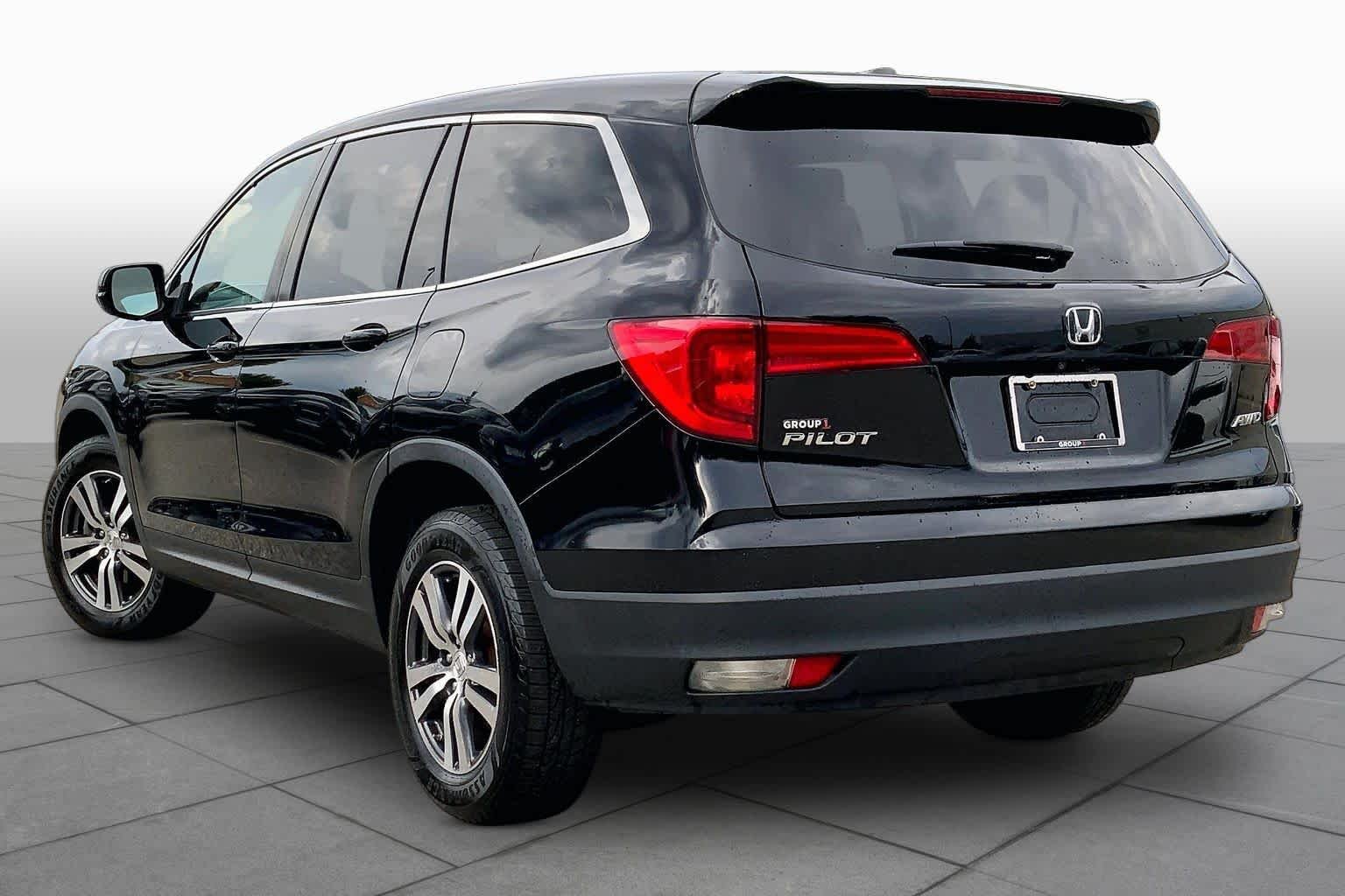 Used 2018 Crystal Black Pearl Honda EX-L image 12