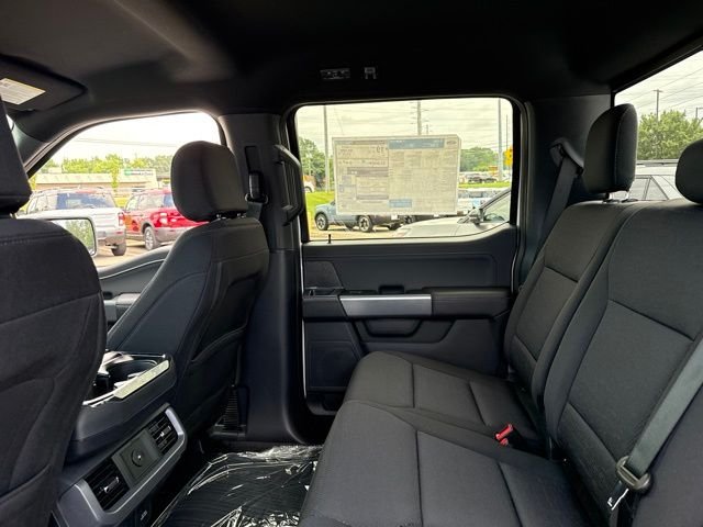 New 2026 Oxford White Ford XLT image 17