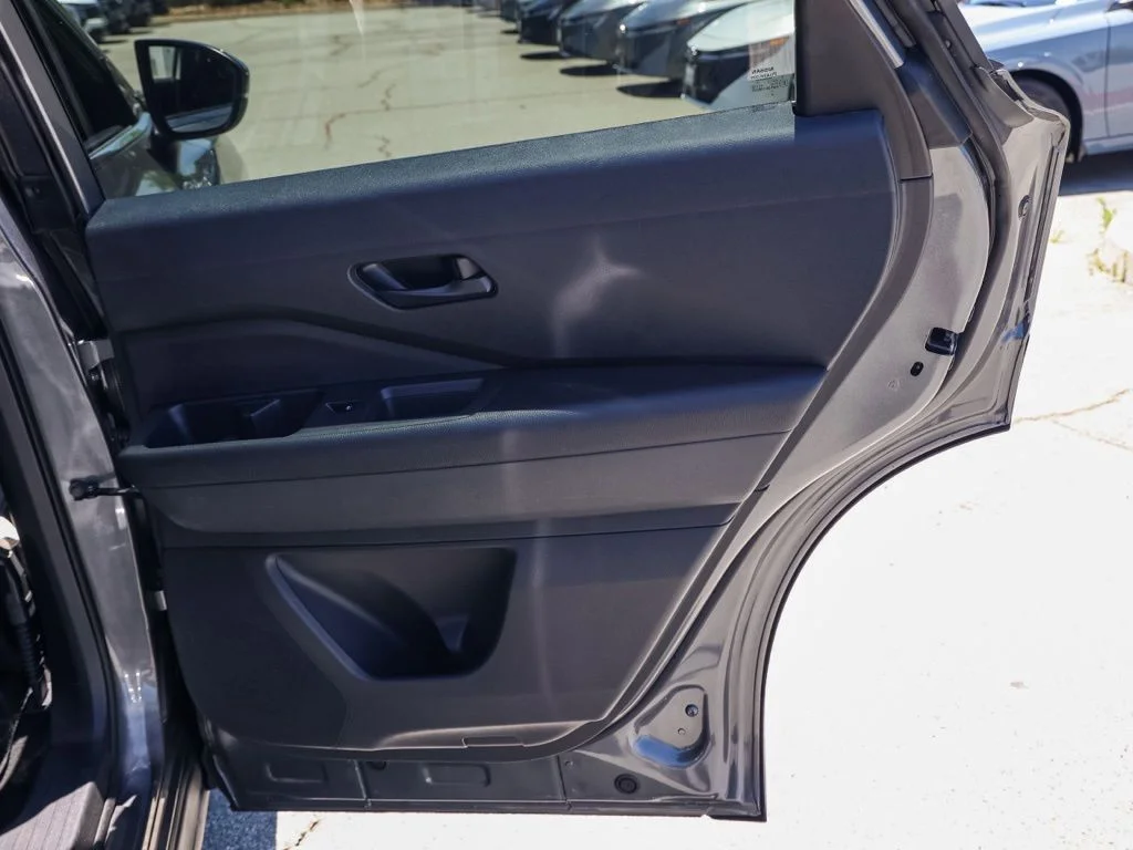 Used 2024 Gray Nissan SV image 18
